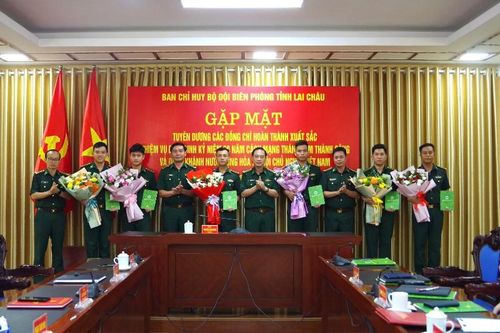 Gặp mặt, tuyên dương quân nhân hoàn thành xuất sắc nhiệm vụ tại Lễ kỷ niệm, diễu binh, diễu hành 80 năm Cách mạng Tháng Tám thành công và Quốc khánh 2/9
