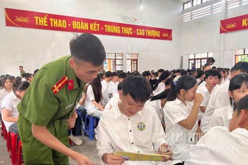 Học luật cùng học chữ