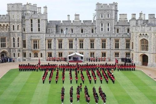 Nghi thức long trọng 'chưa từng có' Hoàng gia Anh chào đón Tổng thống Trump