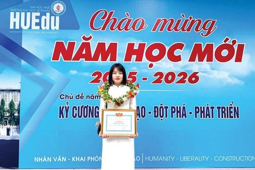 Nâng bước trò nghèo đến giảng đường đại học