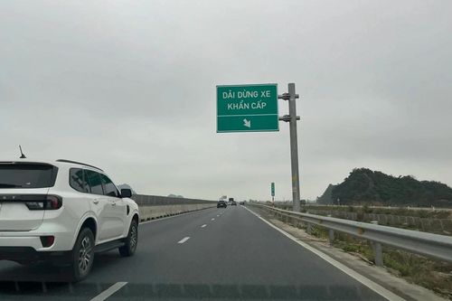 Vì sao tài xế kinh nghiệm chọn số S thay vì số D trên cao tốc?