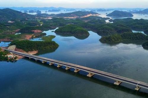 Quảng Ninh: Phát triển hạ tầng giao thông, chìa khóa kết nối vùng kinh tế trọng điểm