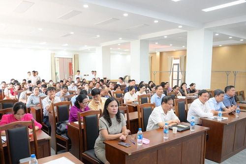 Gần 200 đại biểu Lâm Đồng được tập huấn phòng, chống tác hại thuốc lá