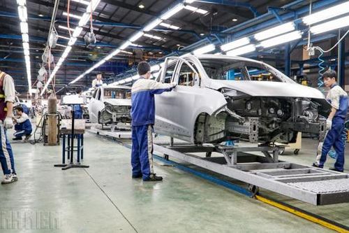 Mỗi năm Việt Nam tốn gần 10 tỷ USD nhập khẩu linh kiện ô tô