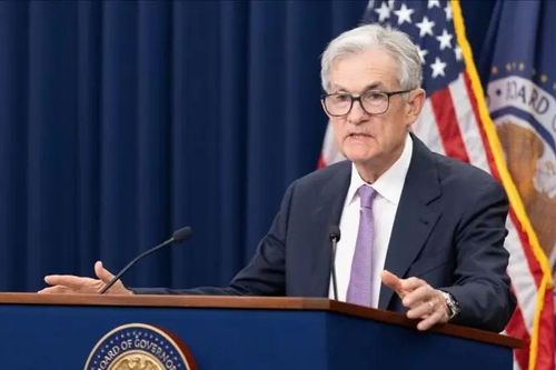Fed cắt giảm 10% nhân viên
