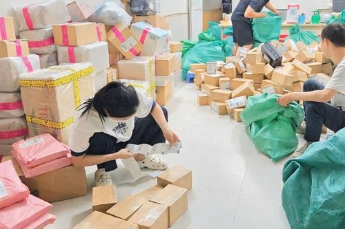 Xu hướng mua sắm quần áo, mỹ phẩm online