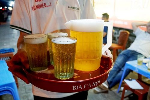 Khách uống 42 ca bia bị tính tiền 152 ca, dân mạng bức xúc mách mẹo chống gian