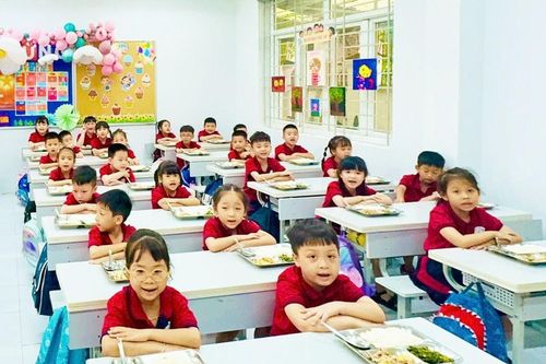 Tăng cường giám sát bữa ăn bán trú:Nâng cao thể chất và chất lượng học tập cho học sinh
