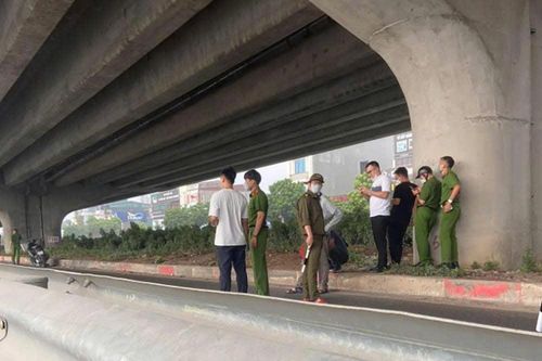 Hà Nội: Người dân phát hiện thi thể đang phân hủy dưới đường Vành Đai 3