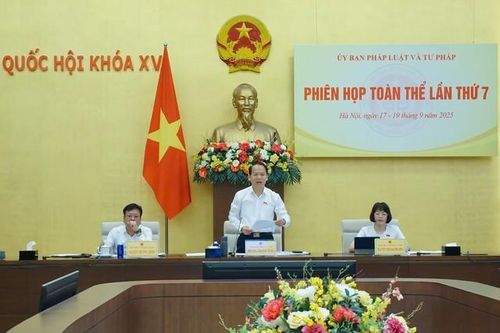 Chuyển phương thức quản lý viên chức theo vị trí việc làm, gắn với cải cách tiền lương
