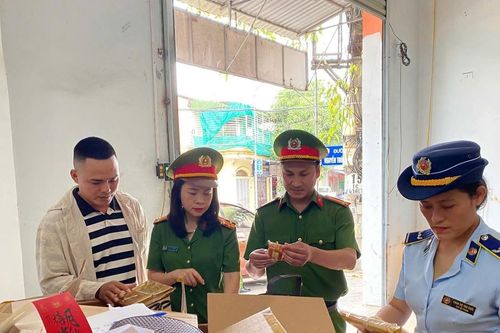 Nghệ An: Phát hiện gần 4.200 chiếc bánh Trung thu không rõ nguồn gốc