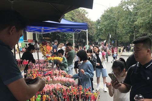 Giữ hồn đô thị từ không gian văn hóa công cộng