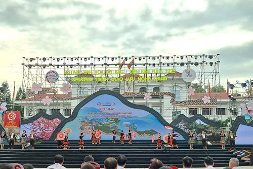 Khai mạc không gian trải nghiệm văn hóa, du lịch, ẩm thực Tây Bắc mở rộng