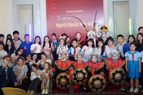 Giới trẻ tìm hiểu về nghệ thuật Hát Bội tại Bảo tàng TP.HCM