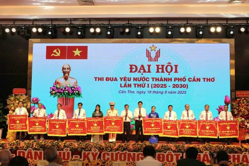 Hơn 3.100 công dân được Thủ tướng tặng Bằng khen
