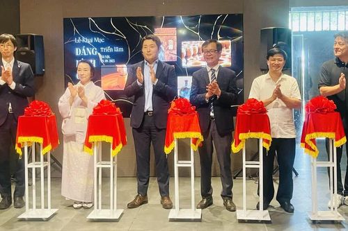 Hà Nội: Triển lãm 'Dáng hình của đất'