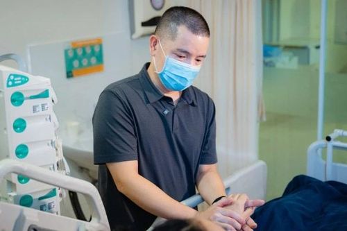 Cảm động khi chồng hiến một phần lá gan cứu vợ