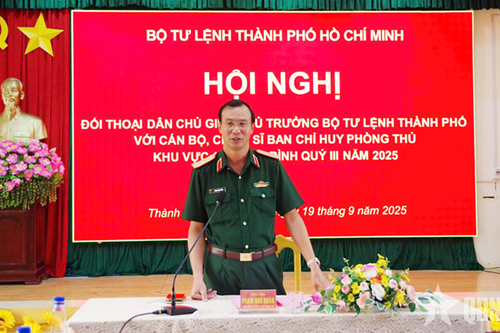 Bộ tư lệnh TP Hồ Chí Minh đối thoại dân chủ với cán bộ, chiến sĩ