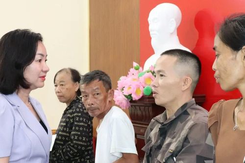 TPHCM thăm hỏi, trao tặng 13 tỷ đồng đến người dân tỉnh Nghệ An, Hà Tĩnh