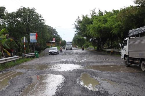 Đoạn Quốc lộ 61 qua An Giang nát như tương