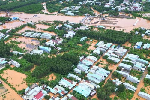 Hàng trăm hộ dân và dự án cao tốc bị ngập: Hé lộ điểm bất thường