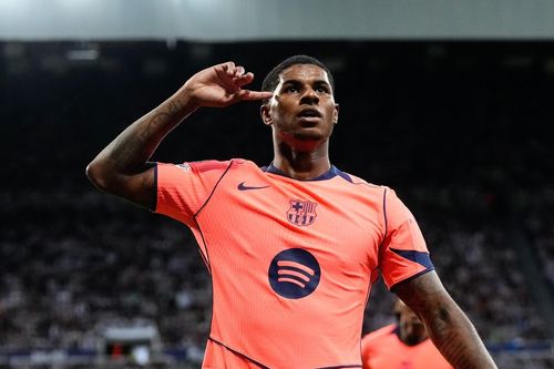 Rashford hóa người hùng, Barca thắng nghẹt thở Newcastle