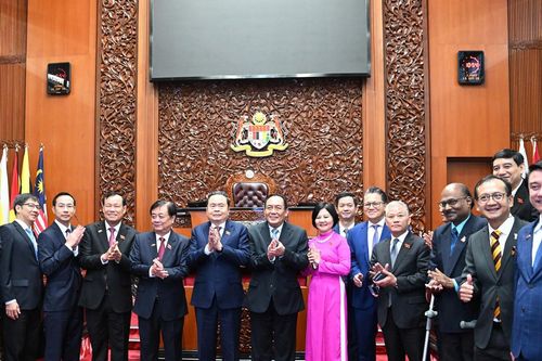 Chủ tịch Quốc hội gặp Chủ tịch Hạ viện, Chủ tịch Thượng viện Malaysia