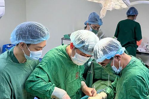 Thiếu niên 16 tuổi bị vỡ gan, dập túi mật do tai nạn giao thông