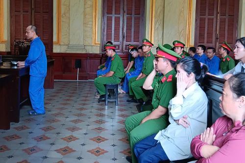 113kg vàng 'núp' trong xe chở cá, xuồng máy tuồn từ Campuchia về Việt Nam