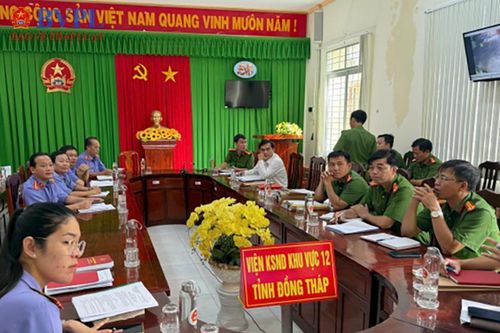 VKSND Khu vực 12 tỉnh Đồng Tháp phối hợp tổ chức họp liên ngành giải quyết án hình sự