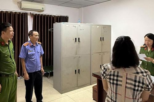 Phê chuẩn khởi tố đối tượng tổ chức đổ chất thải gây ô nhiễm môi trường