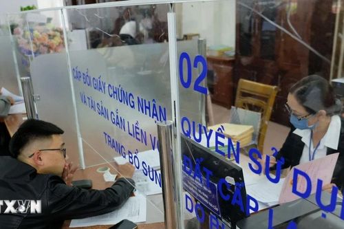 Vướng mắc về nhân sự khi vận hành chính quyền địa phương 2 cấp