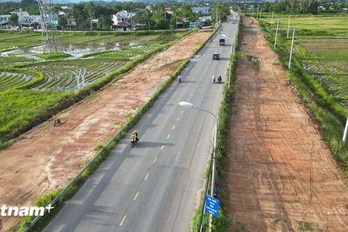 Dự án trọng điểm cải tạo Quốc lộ 14B: Công trường vắng bóng công nhân