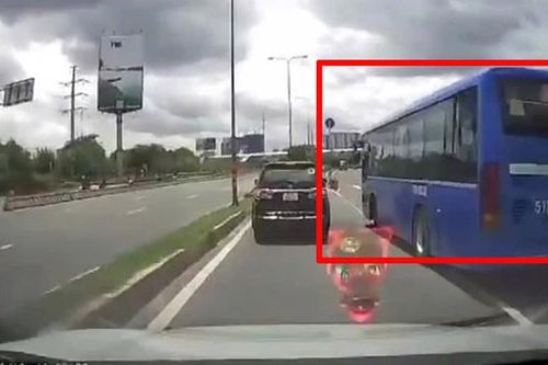 TP Hồ Chí Minh: Xe buýt chuyển làn đột ngột suýt gây tai nạn, nhiều người thót tim