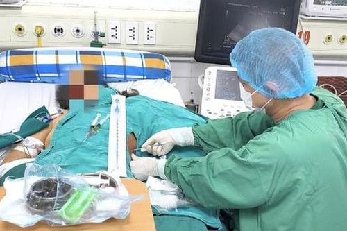Tiêm giảm đau 4 ngày, người phụ nữ nguy kịch vì sốc độc tố