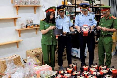 Thu giữ gần 4.200 bánh Trung thu không rõ nguồn gốc, cảnh báo nguy cơ mất an toàn thực phẩm