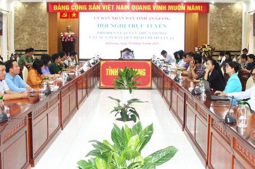 Hội nghị phổ biến Luật Lưu trữ năm 2024 và các văn bản quy định chi tiết