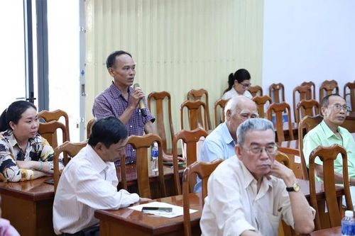 Công an xã Mỹ Hòa Hưng lắng nghe ý kiến nhân dân