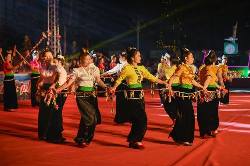 Bản hòa ca văn hóa nơi cực Tây Tổ quốc