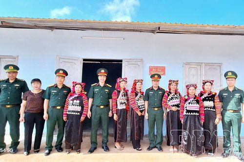 Bàn giao nhà ở cho 7 hộ dân xã Sín Thầu bị ảnh hưởng thiên tai