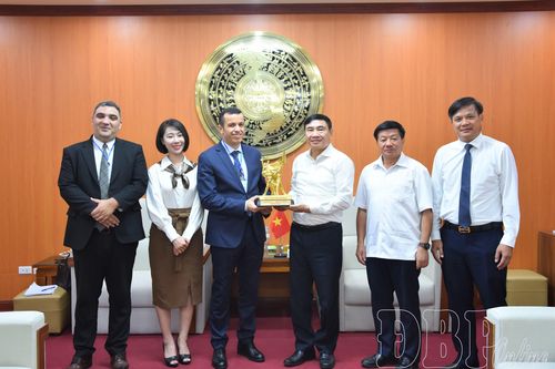 Bí thư Tỉnh ủy Trần Quốc Cường tiếp xã giao Ngài Azaddine Bechka, Đại sứ nước Cộng hòa An-giê-ri Dân chủ và Nhân dân