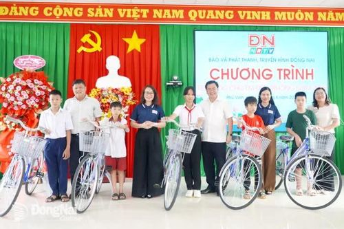 Chia sẻ nỗi lo đầu năm học của phụ huynh