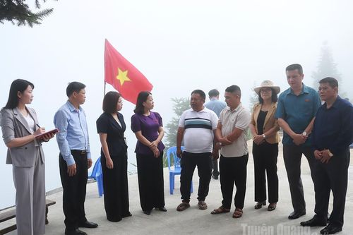 Đoàn ĐBQH tỉnh Tuyên Quang khảo sát tình hình thực hiện chính quyền địa phương hai cấp tại các địa phương