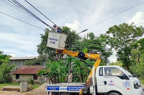 Bình Điền: Chỉnh trang, làm gọn hệ thống cáp treo viễn thông