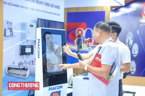Đưa công nghệ hiện đại vào không gian triển lãm: Ngành Công Thương tối đa trải nghiệm của khách tham quan