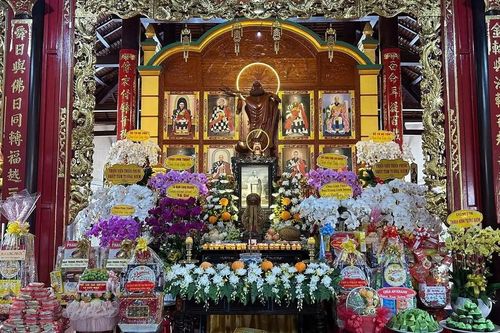 Tưởng niệm húy nhựt Tổ sư Minh Phương - Chơn Hương tại tổ đình Linh Nguyên (Đức Hòa, Tây Ninh)