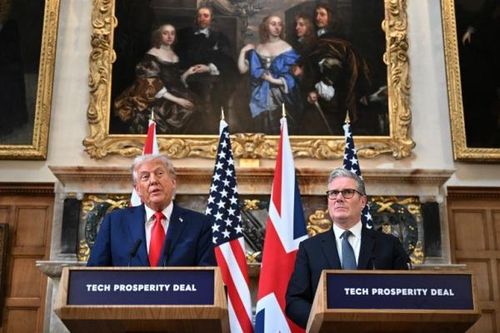 Tổng thống Mỹ kết thúc chuyến thăm Anh, khẳng định quan hệ đồng minh vững chắc với London