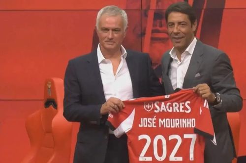 Ông Mourinho chính thức dẫn dắt Benfica