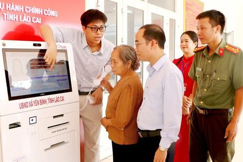 Xã đầu tiên thử nghiệm 'Cabin hành chính công' thông minh phục vụ người dân tại Lào Cai