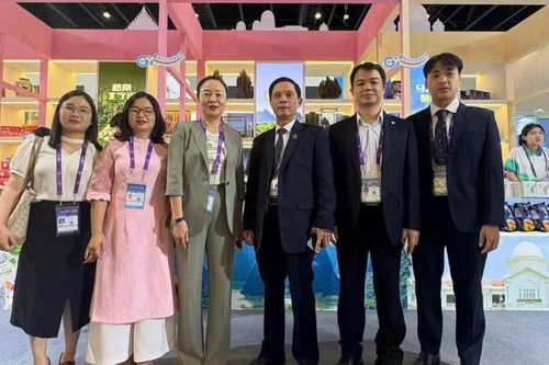 Đoàn công tác Liên hiệp các tổ chức hữu nghị tỉnh dự Hội chợ triển lãm Trung Quốc - ASEAN (CAEXPO) lần thứ 22